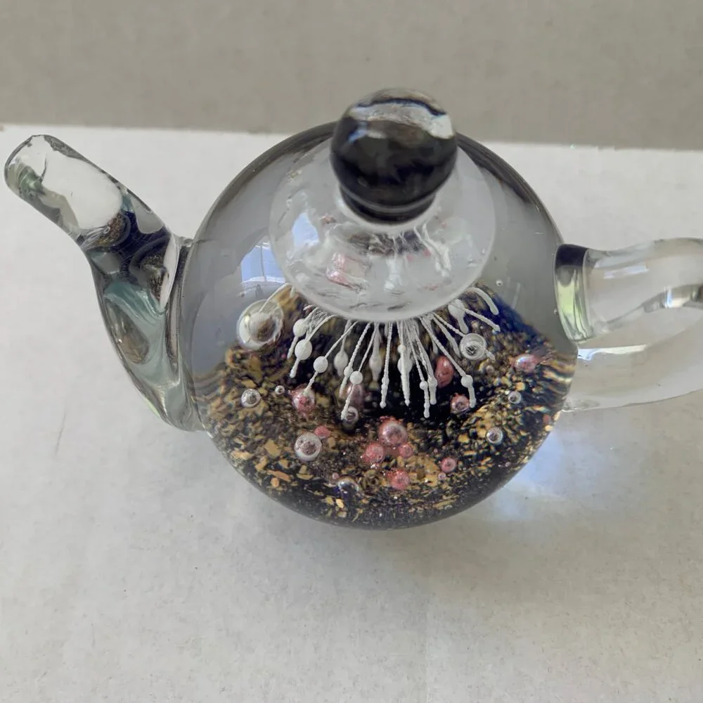 Teapod Paperweight Glass Dynasty Gallery Heirloom 4x3